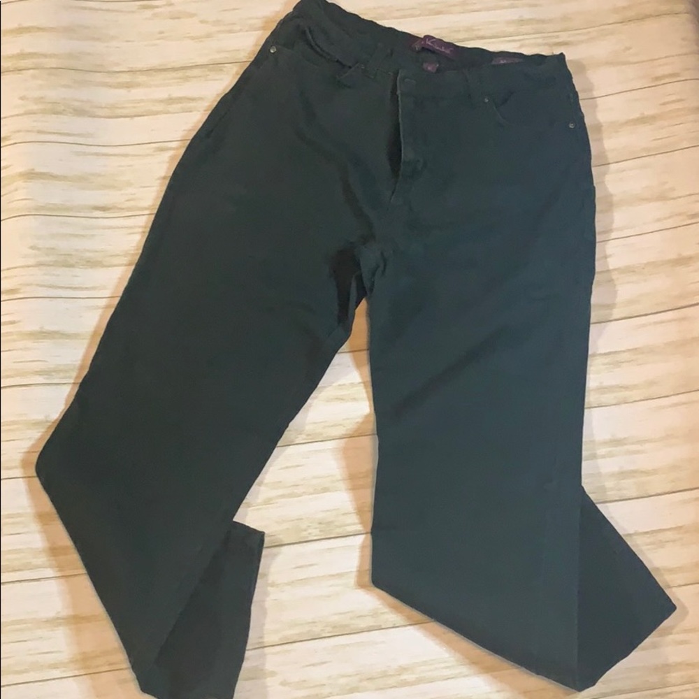 Gloria Vanderbilt Amanda straight leg